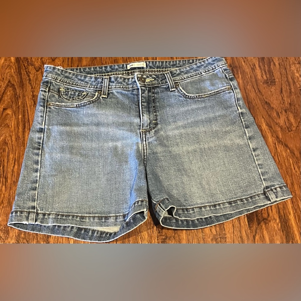 Lee denim shorts size M-L women’s